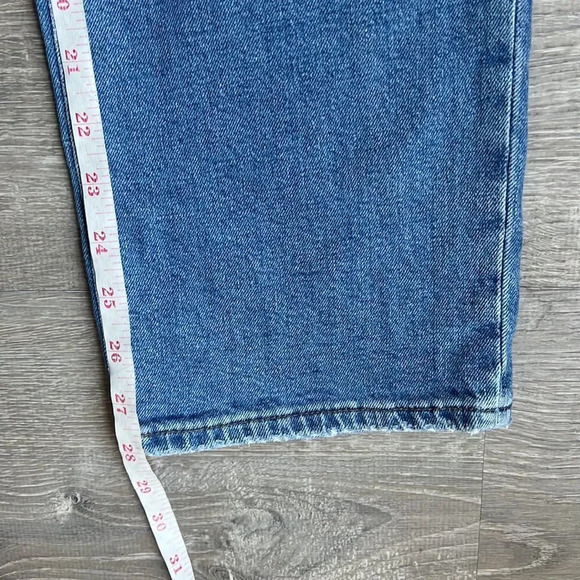 Madewell The Perfect Vintage Straight Jean in Montville Wash - Picture 9 of 13